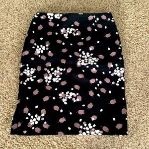 Like new floral 21” skirt